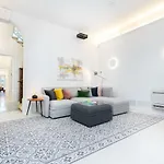 Amazing Art Deco 150m To Sea With Daily Housekeeping Holiday home