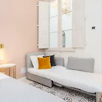 Holiday home Amazing Art Deco 150m To Sea With Daily Housekeeping Sliema