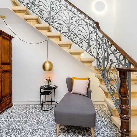 Amazing Art Deco 150m To Sea With Daily Housekeeping Ferienhaus *