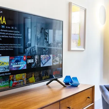 Amazing Art Deco 150m To Sea With Daily Housekeeping