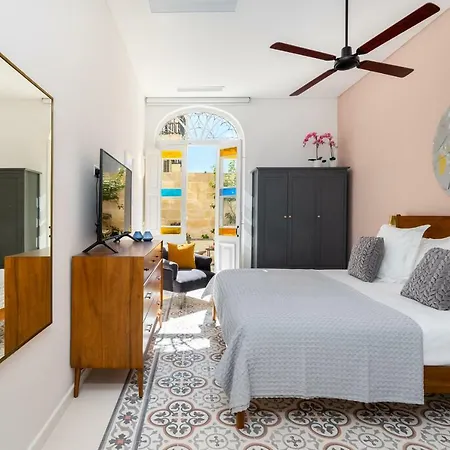 Amazing Art Deco 150m To Sea With Daily Housekeeping *