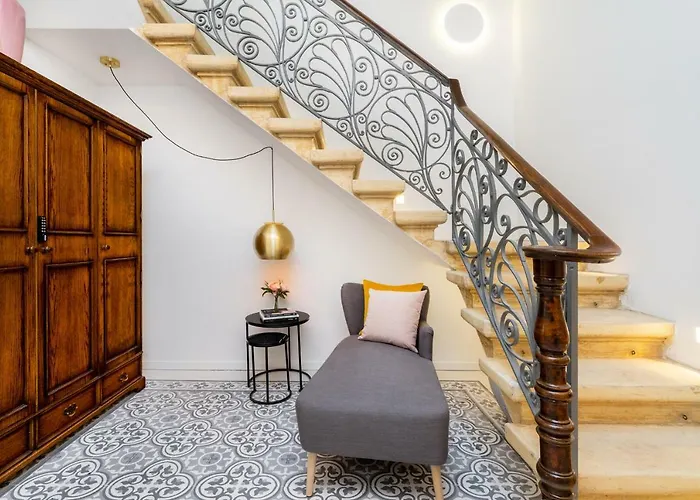 Amazing Art Deco 150m To Sea With Daily Housekeeping Ferienhaus *