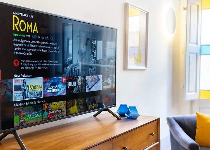 Amazing Art Deco 150m To Sea With Daily Housekeeping