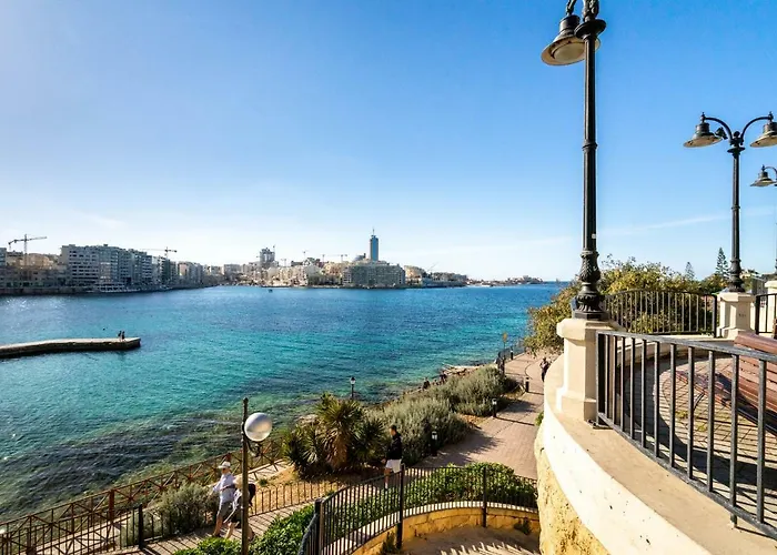 Amazing Art Deco 150m To Sea With Daily Housekeeping