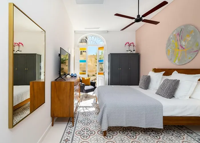 Amazing Art Deco 150m To Sea With Daily Housekeeping *